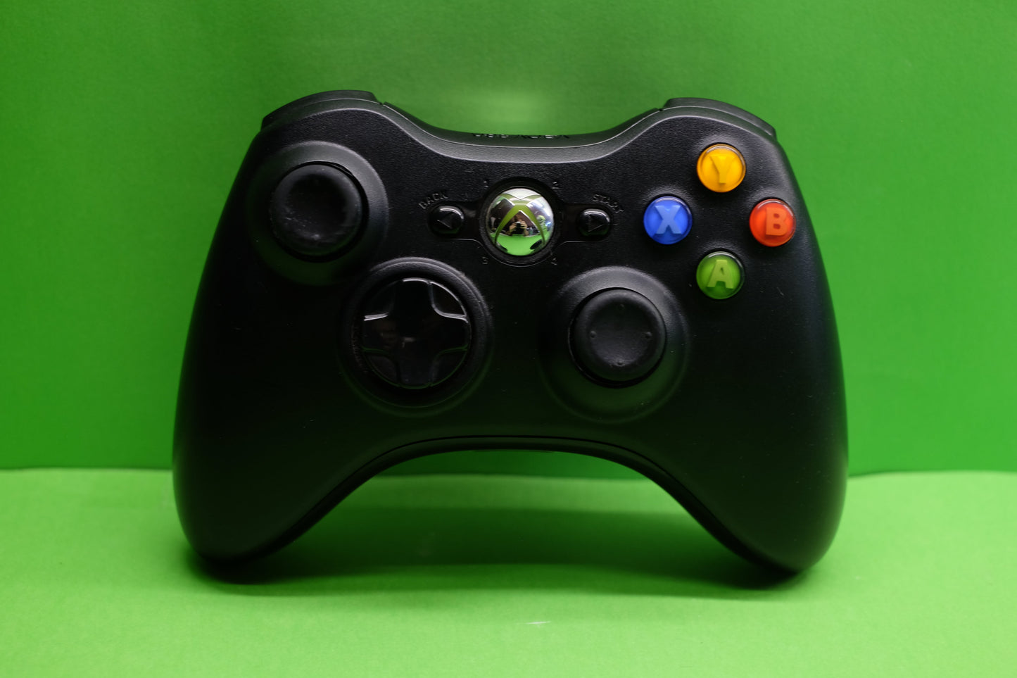 Official Xbox 360 Wireless Controller (Black) - Pre-Owned