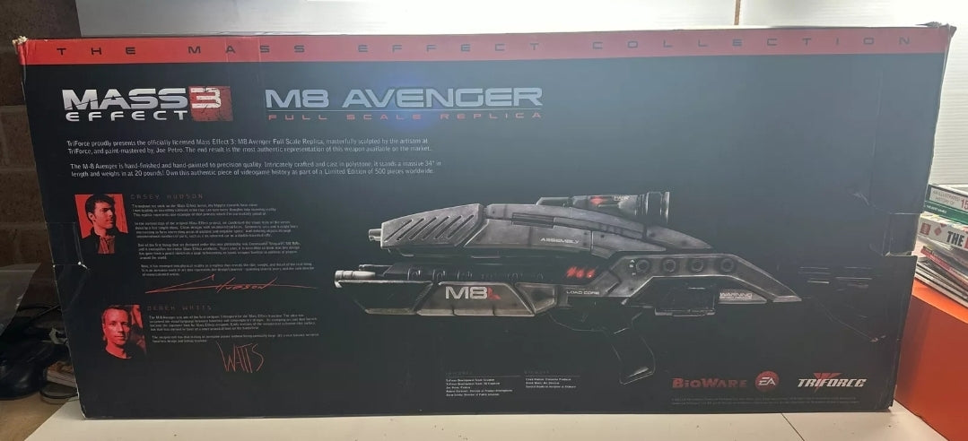 Mass Effect 3 M8 Avenger Full Scale Replica (Boxed) 1/500