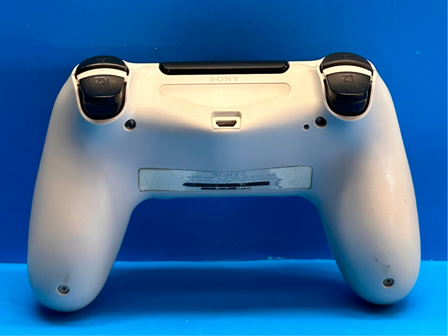 Official Dualshock 4 Playstation 4 Controller (White) - Pre-Owned