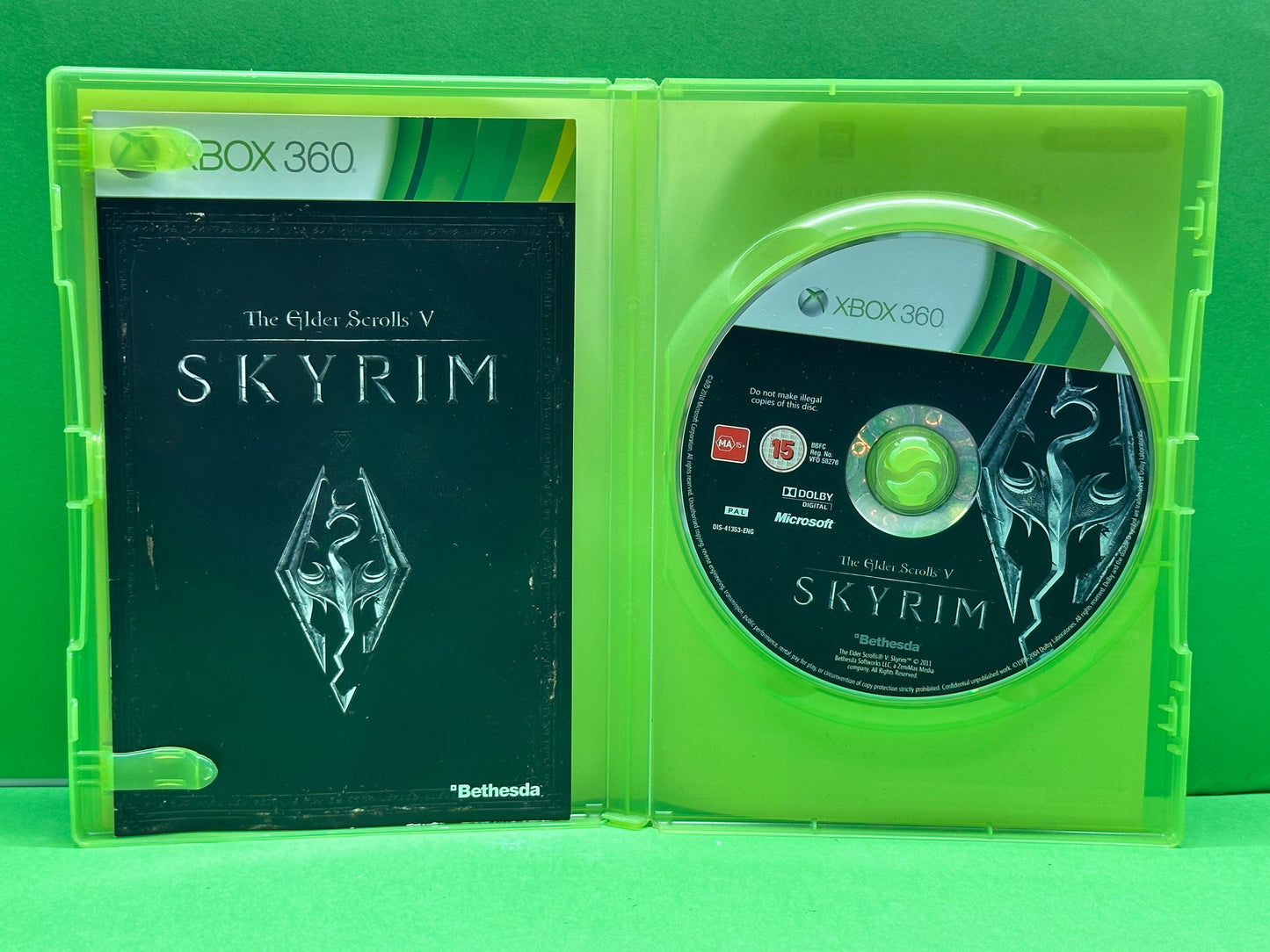 The Elder Scrolls V (5) Skyrim - Xbox 360 - Pre-Owned