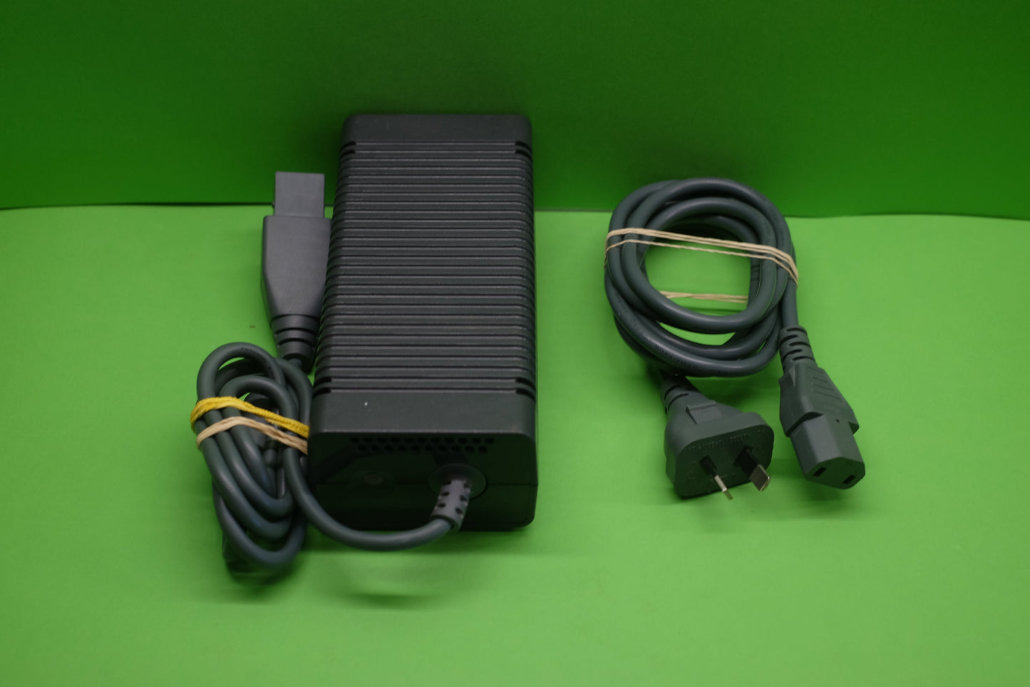 Xbox 360 Elite Console (Call Of Duty Modern Warfare 2 Edition) (250GB) - Pre-Owned