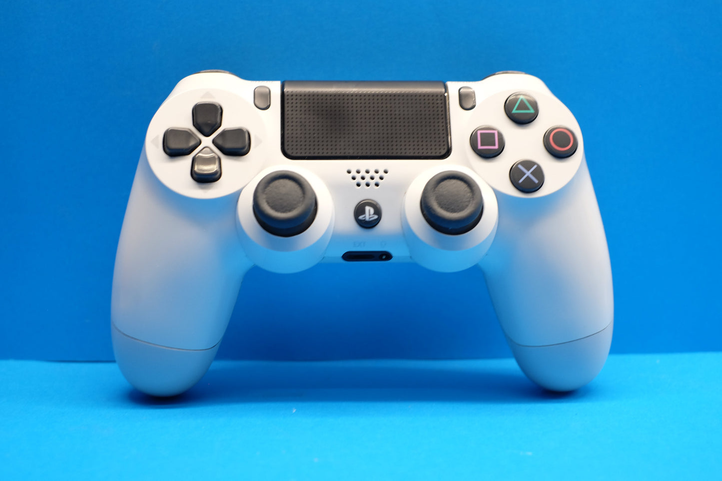 Playstation 4 500GB Console (White) - Pre-Owned