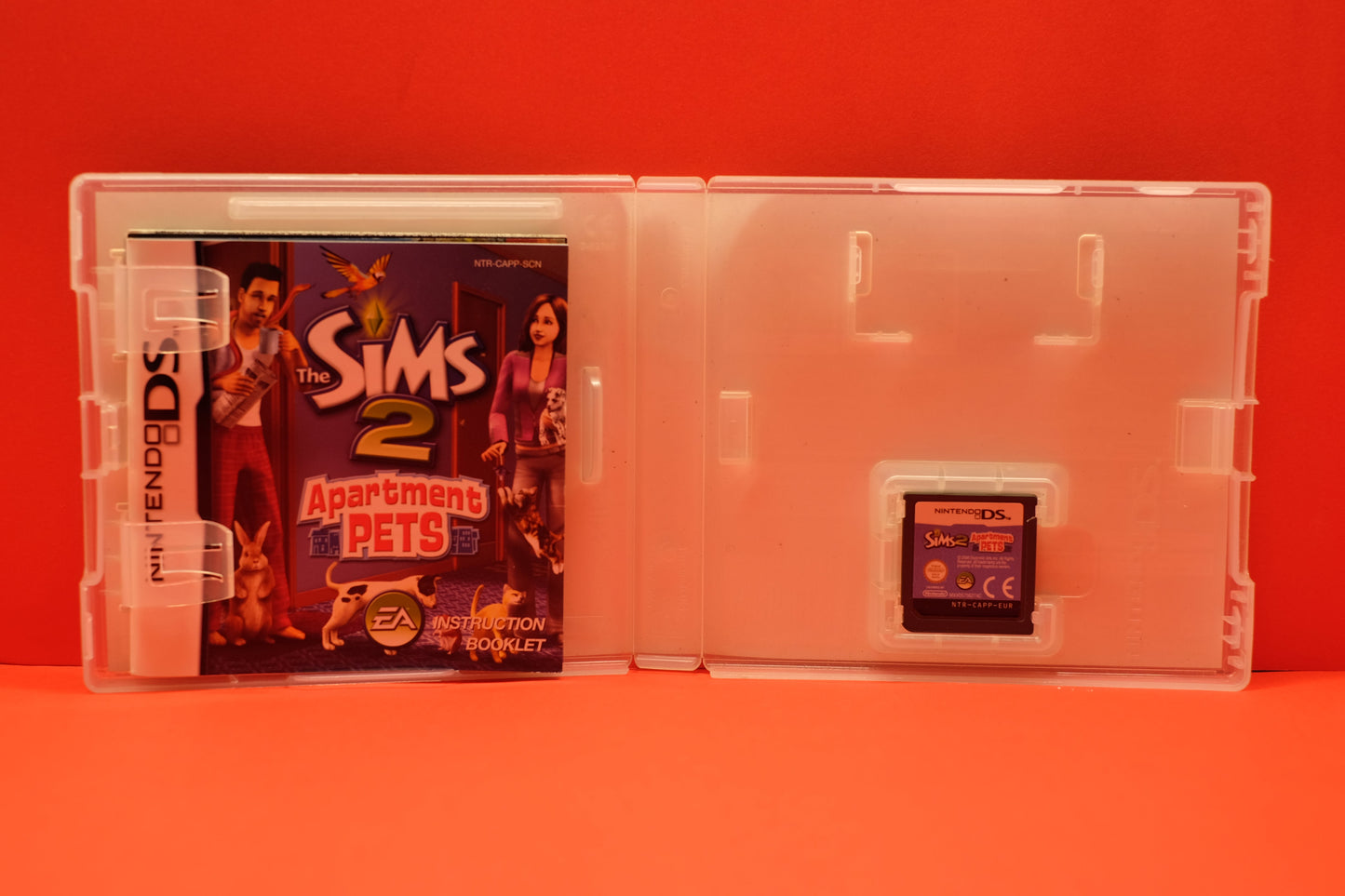 The Sims 2 Apartment Pets - Nintendo DS - Pre-Owned