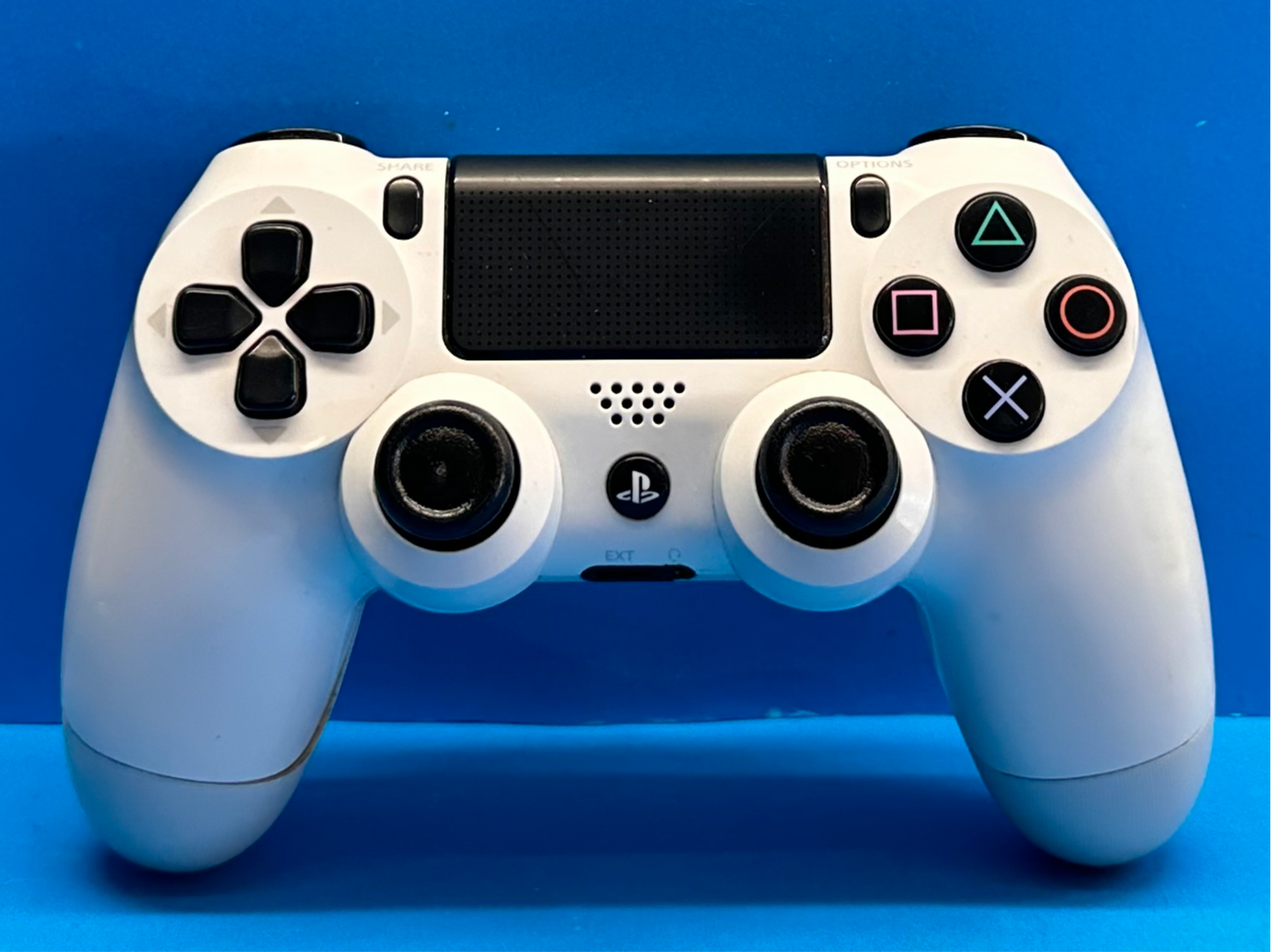 Official Dualshock 4 Playstation 4 Controller (White) - Pre-Owned